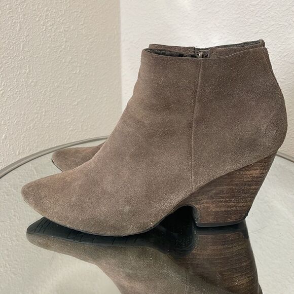 Kenneth Cole REACTION Women's Cheese Please Bootie - Picture 4 of 9